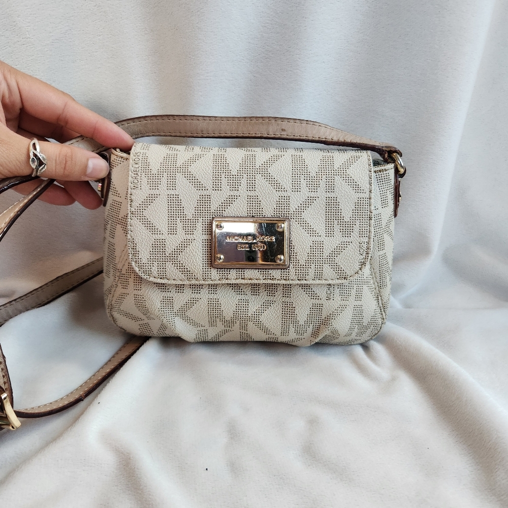 Michael Kors Crossbody Purse - Monogram in Signature Vanilla